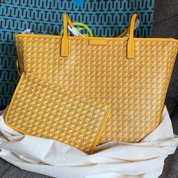 SOLD⛔️Authentic TORY BURCH LOGO coated canvas/leather zip top tote w wristlet - Picture 1 of 16